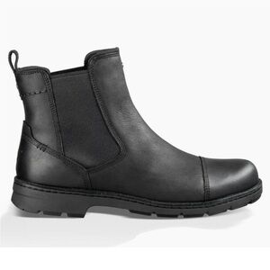 Ugg waterproof Runyon black leather chelsea ankle boots shearling wool fleece